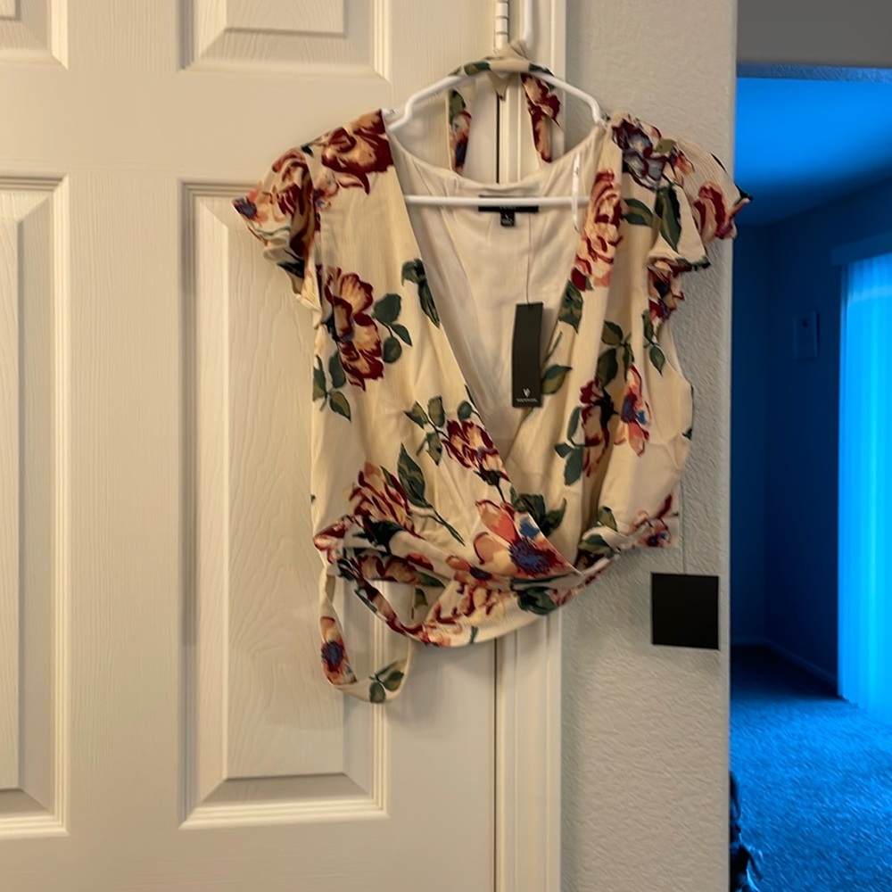 New Lulus crop top